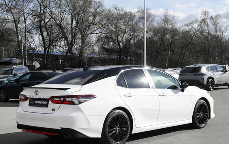 Toyota Camry, 2022 год, 3 500 000 рублей, 5 фотография