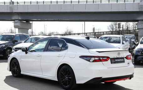 Toyota Camry, 2022 год, 3 500 000 рублей, 7 фотография