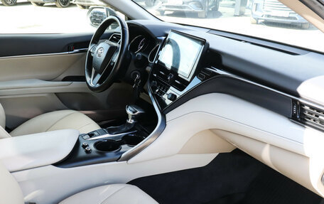 Toyota Camry, 2022 год, 3 500 000 рублей, 9 фотография