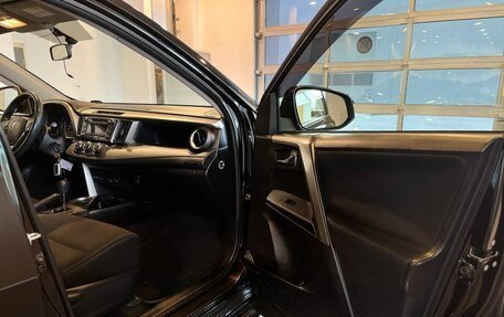 Toyota RAV4, 2015 год, 1 915 000 рублей, 23 фотография