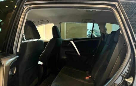 Toyota RAV4, 2015 год, 1 915 000 рублей, 21 фотография