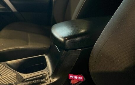 Toyota RAV4, 2015 год, 1 915 000 рублей, 28 фотография