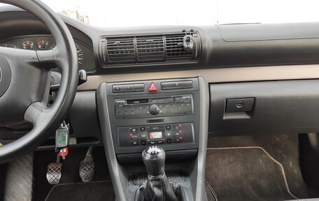 Audi A4, 1999 год, 430 000 рублей, 10 фотография