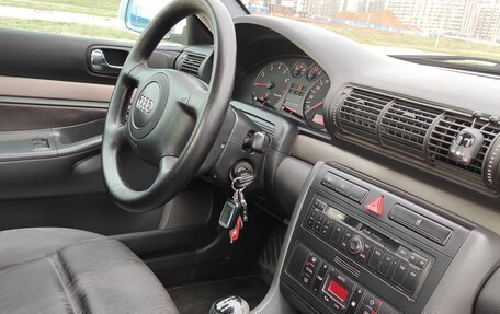 Audi A4, 1999 год, 430 000 рублей, 11 фотография