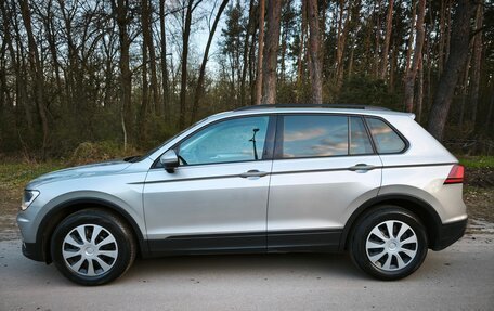 Volkswagen Tiguan II, 2017 год, 2 090 000 рублей, 5 фотография
