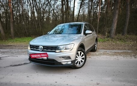 Volkswagen Tiguan II, 2017 год, 2 090 000 рублей, 2 фотография