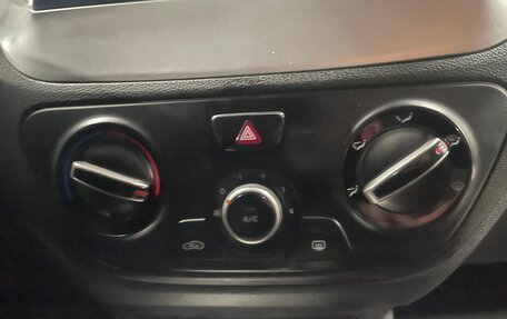 Hyundai Solaris II рестайлинг, 2017 год, 999 999 рублей, 15 фотография