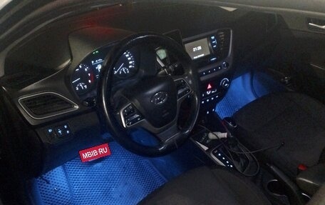 Hyundai Solaris II рестайлинг, 2017 год, 540 000 рублей, 2 фотография