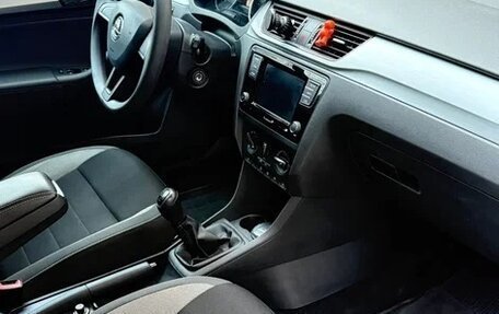 Skoda Rapid I, 2018 год, 1 350 000 рублей, 11 фотография