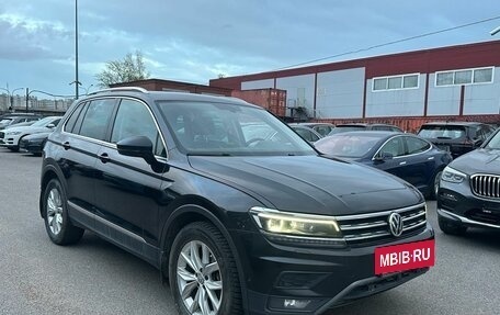 Volkswagen Tiguan II, 2017 год, 2 300 000 рублей, 2 фотография