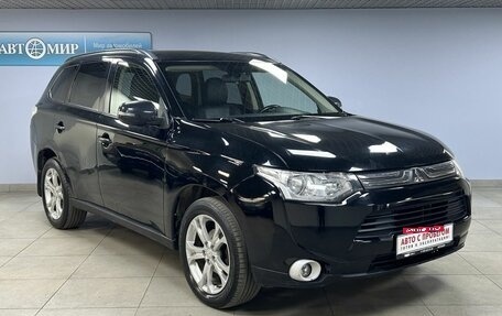 Mitsubishi Outlander III рестайлинг 3, 2013 год, 1 412 000 рублей, 3 фотография