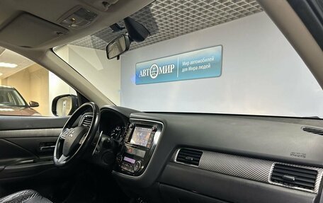 Mitsubishi Outlander III рестайлинг 3, 2013 год, 1 412 000 рублей, 15 фотография