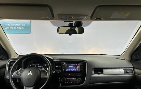 Mitsubishi Outlander III рестайлинг 3, 2013 год, 1 412 000 рублей, 16 фотография