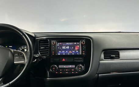 Mitsubishi Outlander III рестайлинг 3, 2013 год, 1 412 000 рублей, 20 фотография