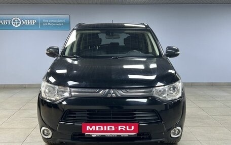 Mitsubishi Outlander III рестайлинг 3, 2013 год, 1 412 000 рублей, 2 фотография