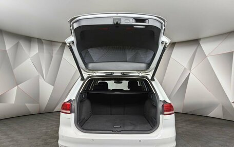 Volkswagen Passat B8 рестайлинг, 2018 год, 1 820 000 рублей, 12 фотография