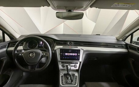 Volkswagen Passat B8 рестайлинг, 2018 год, 1 820 000 рублей, 14 фотография