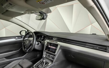 Volkswagen Passat B8 рестайлинг, 2018 год, 1 820 000 рублей, 13 фотография