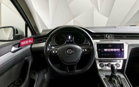 Volkswagen Passat B8 рестайлинг, 2018 год, 1 820 000 рублей, 20 фотография