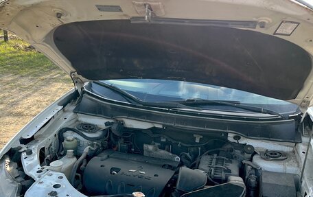 Mitsubishi Outlander III рестайлинг 3, 2011 год, 700 000 рублей, 3 фотография