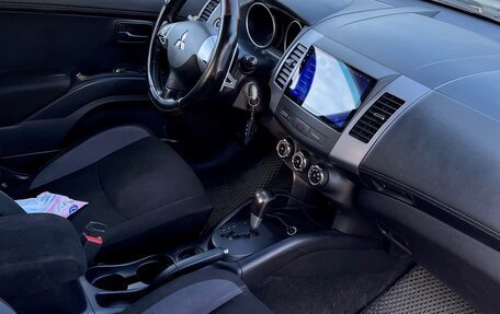 Mitsubishi Outlander III рестайлинг 3, 2011 год, 700 000 рублей, 6 фотография