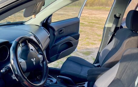 Mitsubishi Outlander III рестайлинг 3, 2011 год, 700 000 рублей, 7 фотография