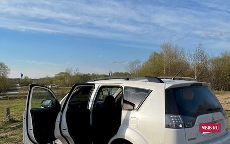 Mitsubishi Outlander III рестайлинг 3, 2011 год, 700 000 рублей, 5 фотография