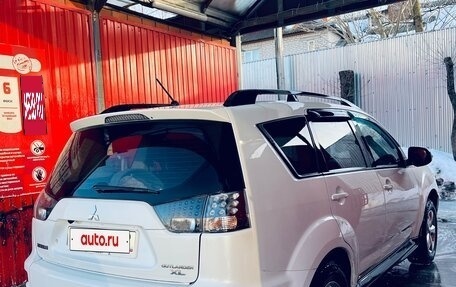 Mitsubishi Outlander III рестайлинг 3, 2011 год, 700 000 рублей, 9 фотография