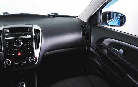 KIA cee'd I рестайлинг, 2011 год, 699 000 рублей, 14 фотография