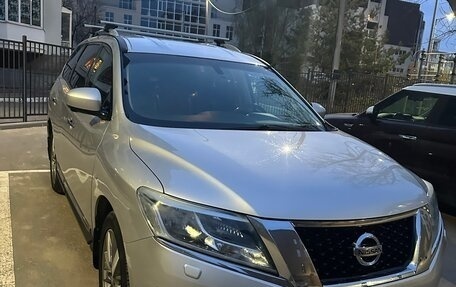Nissan Pathfinder, 2015 год, 1 730 000 рублей, 2 фотография