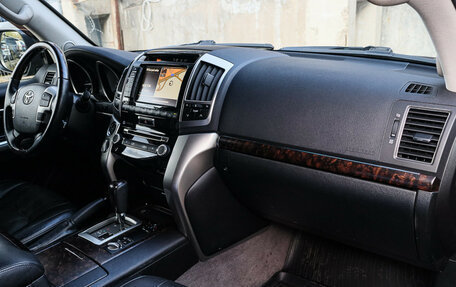 Toyota Land Cruiser 200, 2014 год, 3 990 000 рублей, 7 фотография