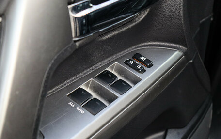 Toyota Land Cruiser 200, 2014 год, 3 990 000 рублей, 16 фотография