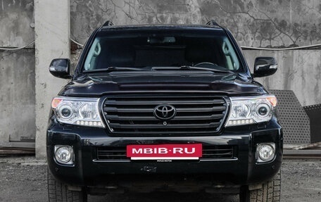 Toyota Land Cruiser 200, 2014 год, 3 990 000 рублей, 2 фотография