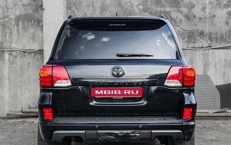 Toyota Land Cruiser 200, 2014 год, 3 990 000 рублей, 5 фотография