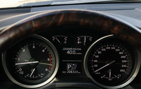 Toyota Land Cruiser 200, 2014 год, 3 990 000 рублей, 28 фотография