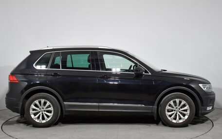 Volkswagen Tiguan II, 2017 год, 3 099 000 рублей, 4 фотография