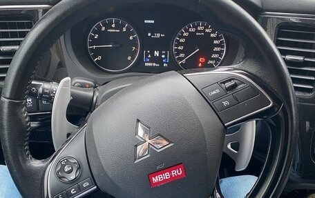 Mitsubishi Outlander III рестайлинг 3, 2016 год, 1 998 000 рублей, 14 фотография