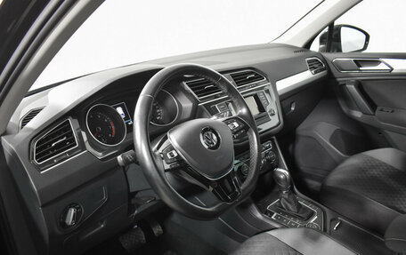 Volkswagen Tiguan II, 2017 год, 3 099 000 рублей, 9 фотография