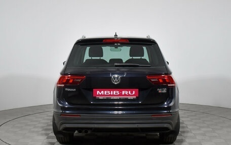 Volkswagen Tiguan II, 2017 год, 3 099 000 рублей, 6 фотография