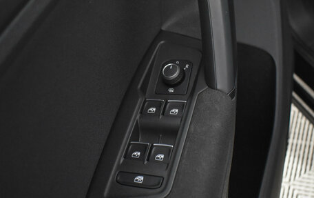 Volkswagen Tiguan II, 2017 год, 3 099 000 рублей, 18 фотография