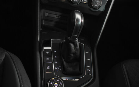 Volkswagen Tiguan II, 2017 год, 3 099 000 рублей, 16 фотография