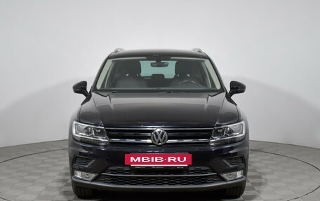 Volkswagen Tiguan II, 2017 год, 3 099 000 рублей, 2 фотография