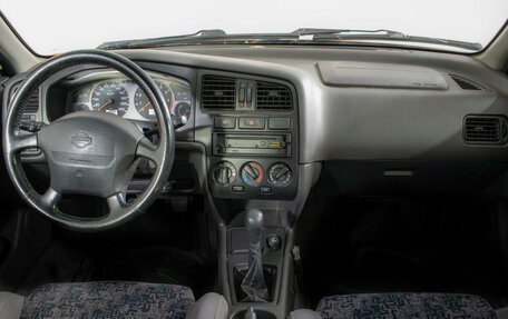 Nissan Primera II рестайлинг, 1996 год, 155 000 рублей, 11 фотография