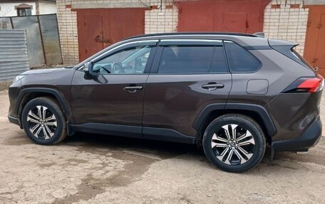 Toyota RAV4, 2020 год, 3 350 000 рублей, 2 фотография