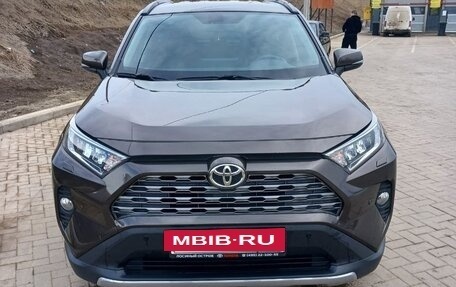 Toyota RAV4, 2020 год, 3 350 000 рублей, 11 фотография