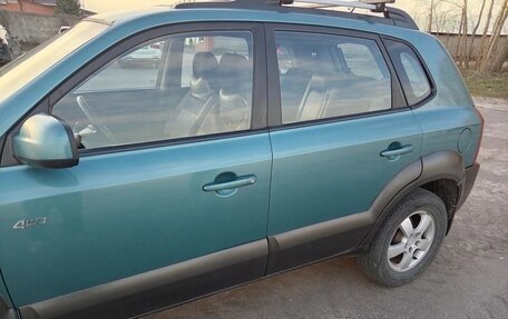 Hyundai Tucson III, 2006 год, 900 000 рублей, 24 фотография