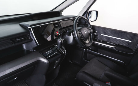 Honda Stepwgn IV, 2017 год, 2 169 000 рублей, 11 фотография