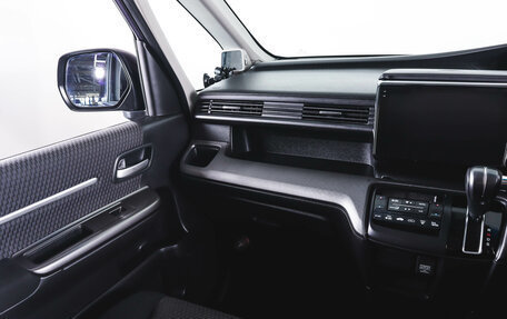 Honda Stepwgn IV, 2017 год, 2 169 000 рублей, 12 фотография