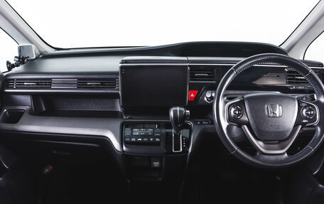 Honda Stepwgn IV, 2017 год, 2 169 000 рублей, 13 фотография