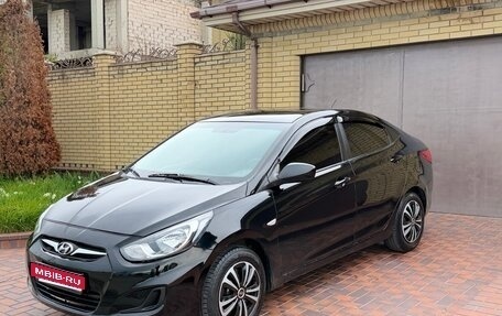 Hyundai Solaris II рестайлинг, 2013 год, 690 000 рублей, 1 фотография